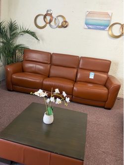 Lexanna sofa with three power reclining