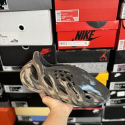 Adidas Yeezy MX Cinder Foam Runner size 13 VNDS