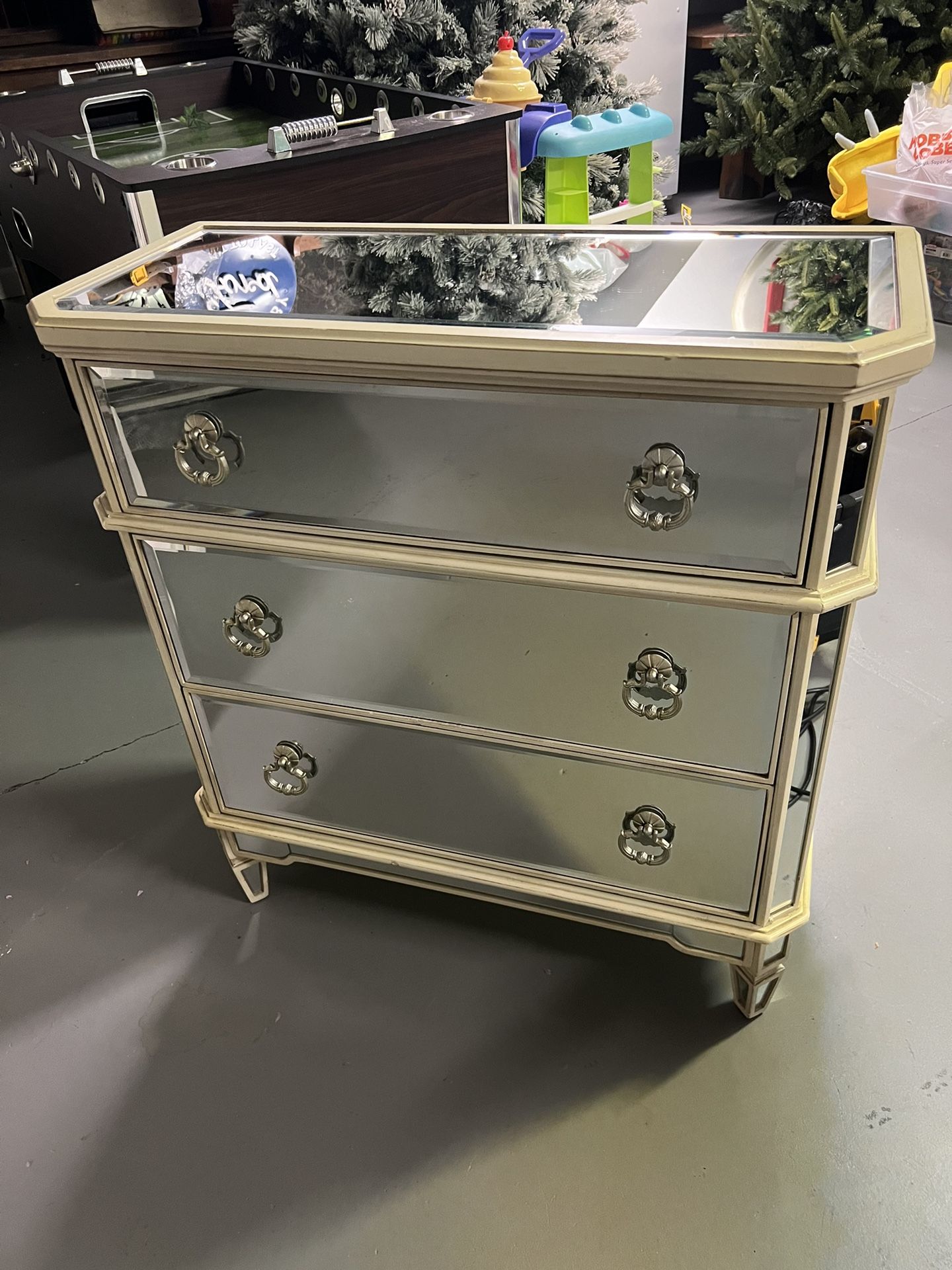 Beautiful 3 Drawer Mirrored Chest Table Nightstand Dresser!!!