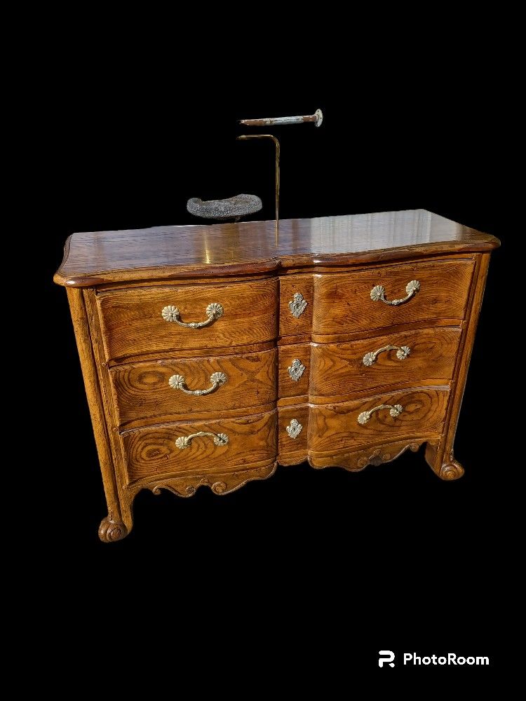 Fine Quality Solid Heavy Dresser