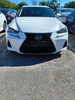 2017 Lexus IS