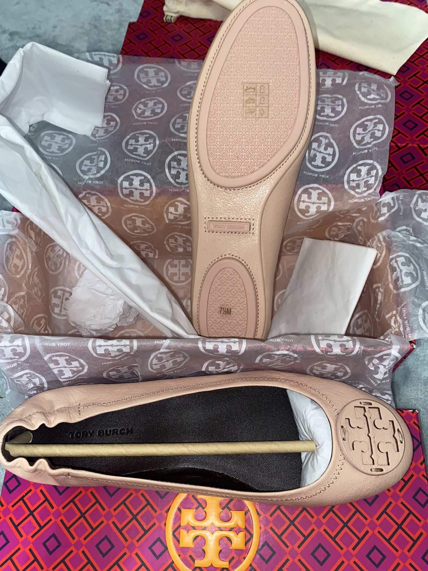 7.5 Tory Burch MINNIE TRAVEL BALLET WITH LEATHER LOGO GOAT LEATHER