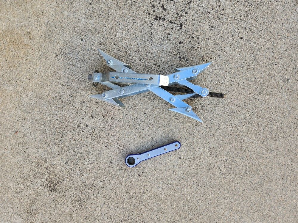 RV SCISSOR CHAULK