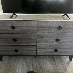 Dresser and Night Stands 