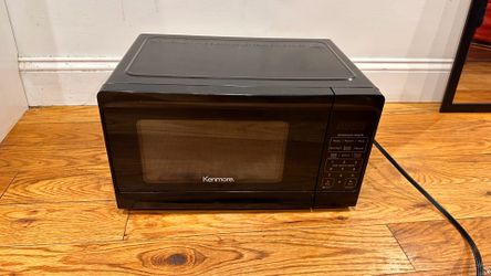 Microwave Good as New - Kenmore Microwave