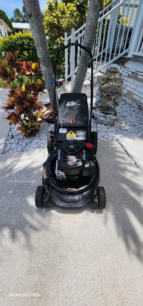 CRAFTSMAN PLATINUM 7.25 163CC LAWNMOWER IN GOOD CONDITION PUSH MOWER