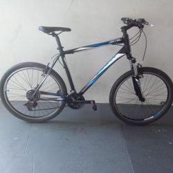 BICYCLE GIANT 21 SPEED SIZE 26 BRAND NEW 