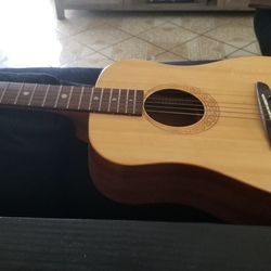 Luna 3 /4 Guitara $100