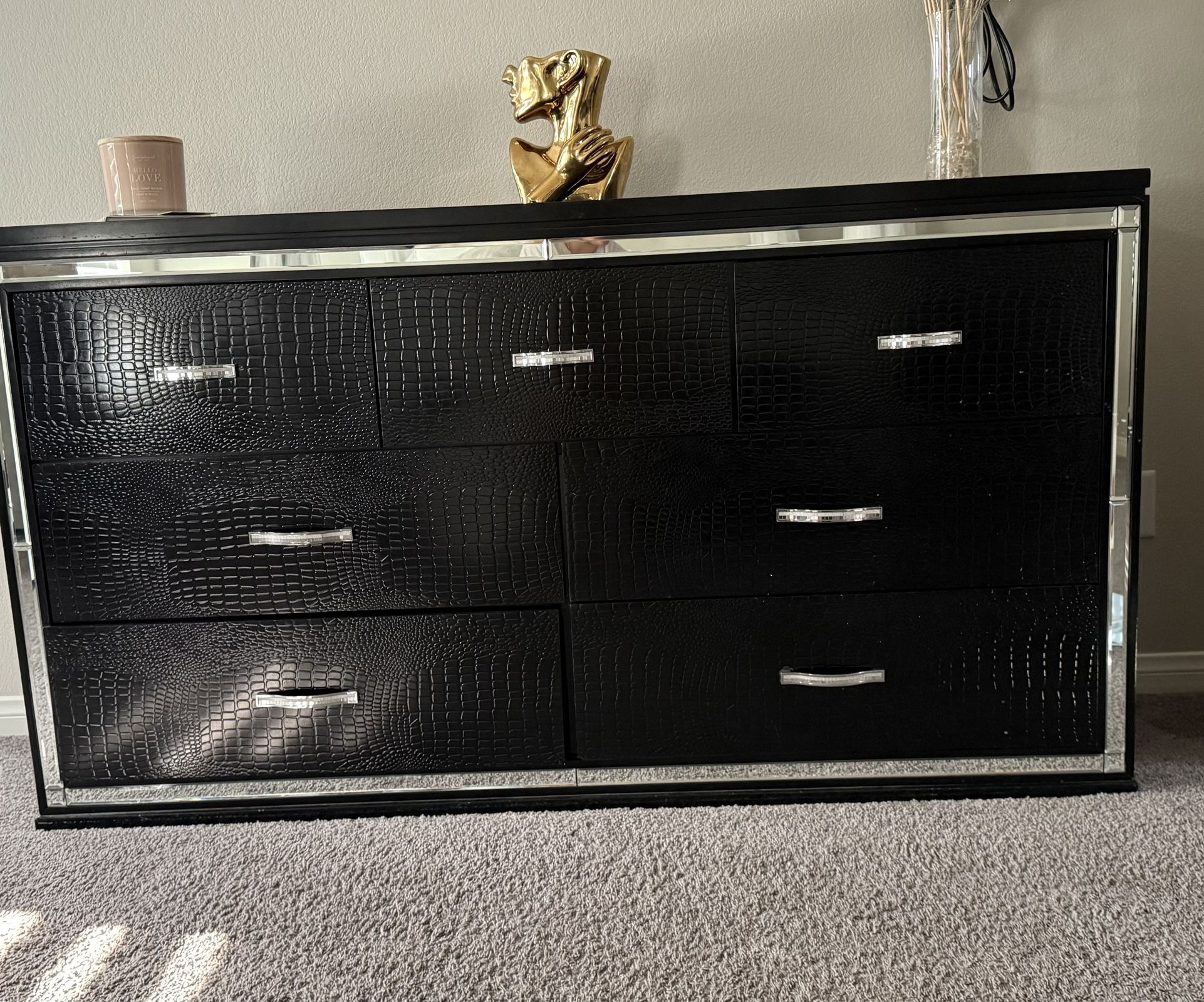 Black Croc-Style 6-Drawer Dresser with Mirror Trim