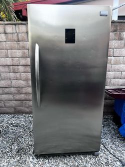 🥶❄️ Xtra Large Capacity Frigidaire Freezer ❄️🥶