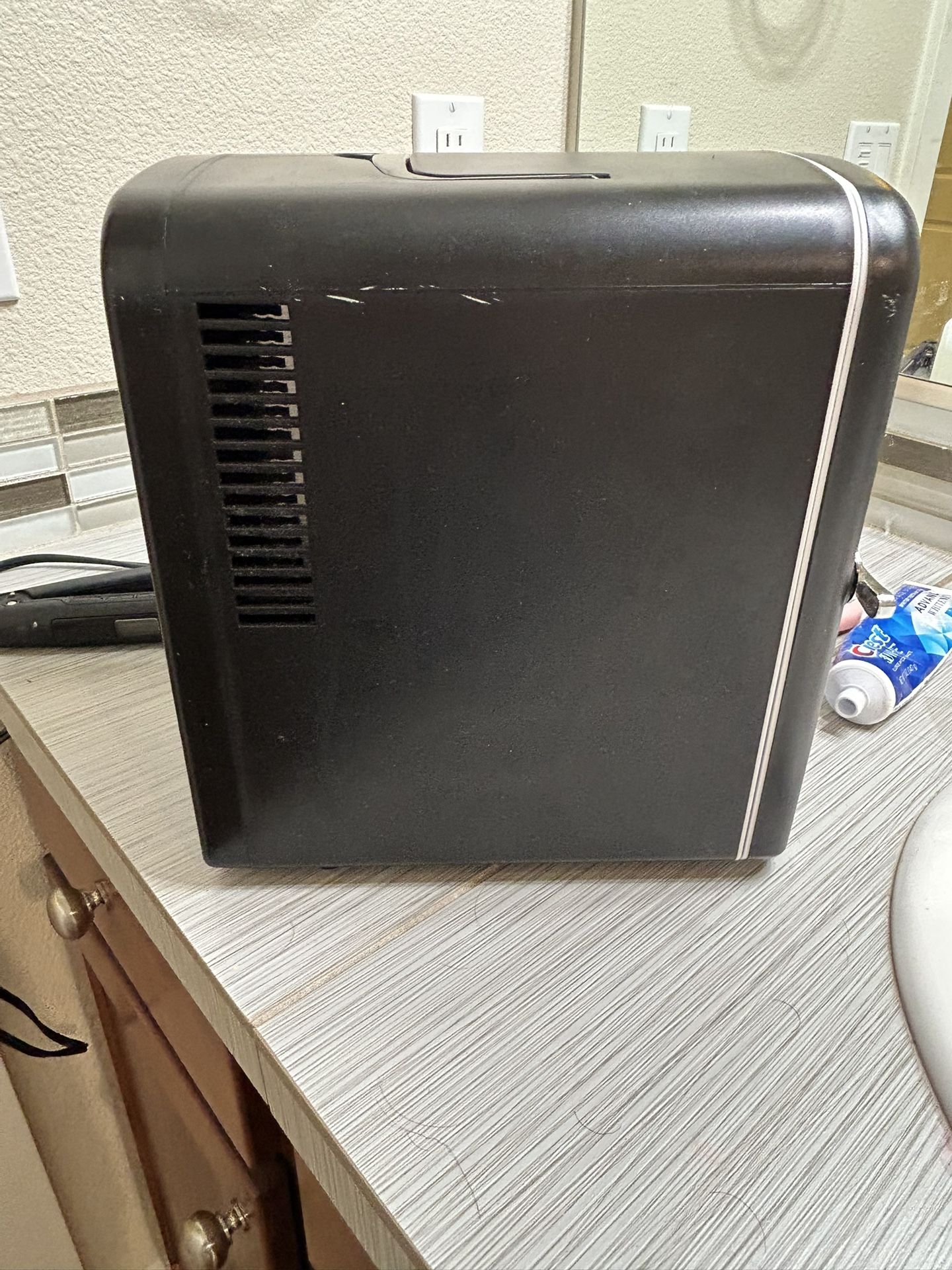 mini mini fridge