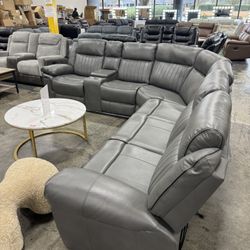 Premium Grey Power Recliner Sectional With Bluetooth Speaker and LED Lights ( Finance Available)/ Reclinable seccional premium gris con altavoz Blueto