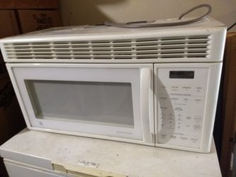 Insignia 0.7 Cu Ft Compact Microwave for Sale in Atlanta, GA - OfferUp