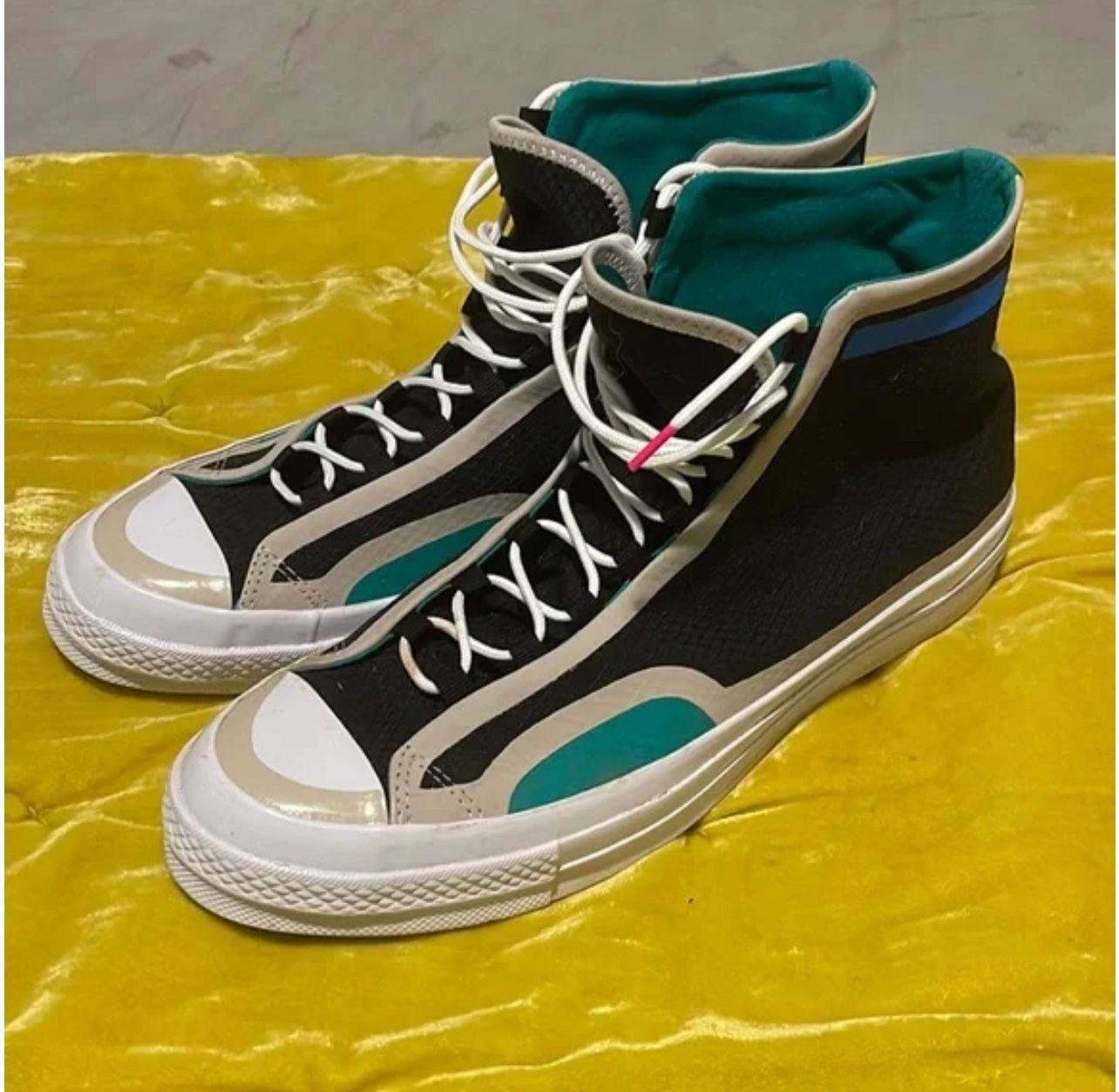 Converse chuck taylor shoes Size Mens 11.5 - Women 13.5