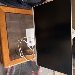 27 inch Smart Samsung TV 