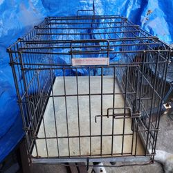 Small/Medium Sized Dog Crate. Extremely Well Built.