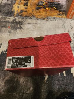 Jordan 4 retro.  red mamba rouge mamba