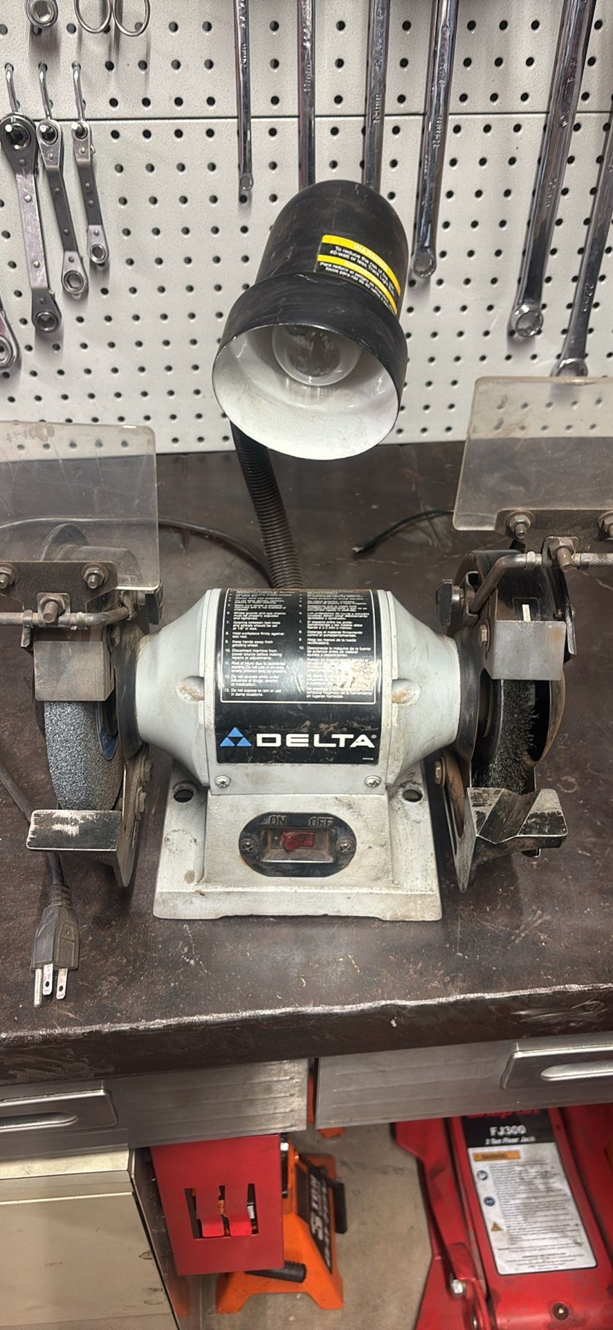 Delta Bench Grinder