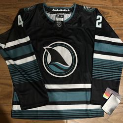 Women’s Medium Or Youth XL Sharks Black Cali Fin 