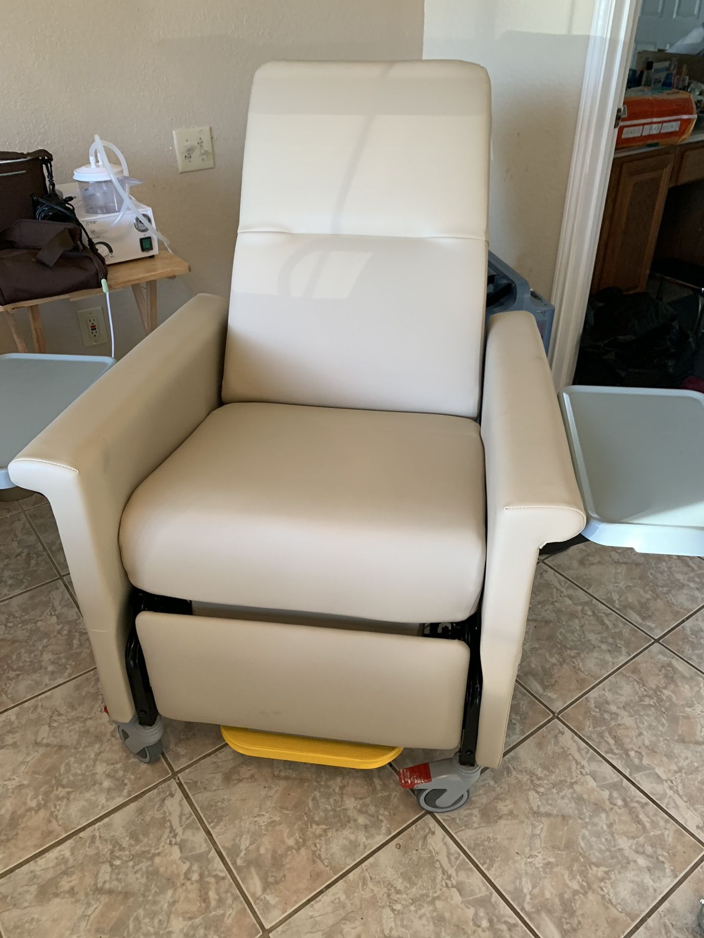 Dialysis home health chair