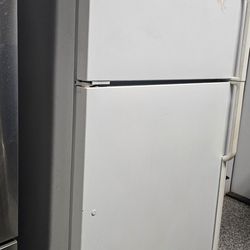 Clean & Working Maytag Plus Fridge - Perfect Garage/Beer Fridge!