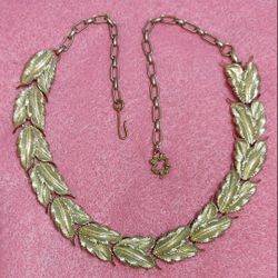 Vintage Ladie's Goldtone "LEAF LINK" Choker Necklace W/Adjustable CLOVER CLASP!👀🤯 MINT CONDITION!😇Please Read Description.