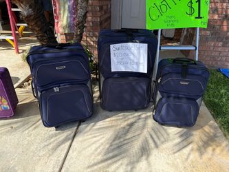 Three piece luggage set