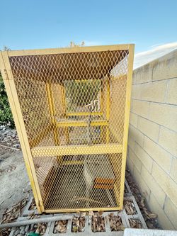 Cylinder Storage Cabinet: Cylinders, 61.5in x 38.25in x 70in, Steel, Yellow, Manual Close
