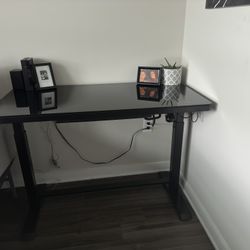 Height Adjusting Desk