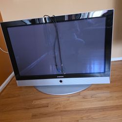Samsung flat screen TV in good  condition 