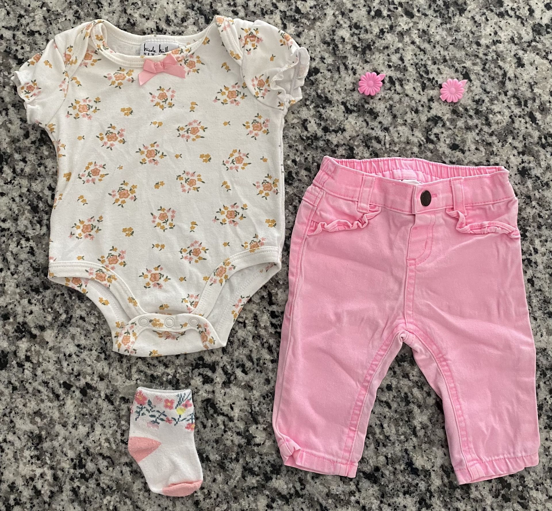 5 Complete 0-3 Months Girl Outfits
