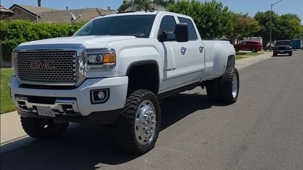 2016 gmc sierra denali Duramax 3500HD  Lifted