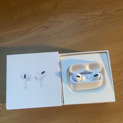 Apple AirPods 