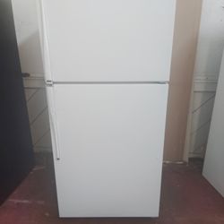 Good Working Hotpoint Refrigerator With The Ice Maker