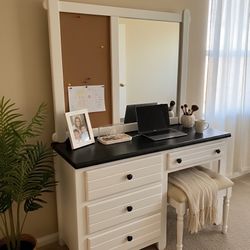 Vanity desk & Mirror 
