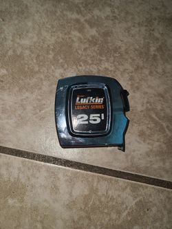 LUFKIN TAPE MEASURE USED AS IN PICTURES.. NO LOW BALLING.. SE HABLA  ESPANOL