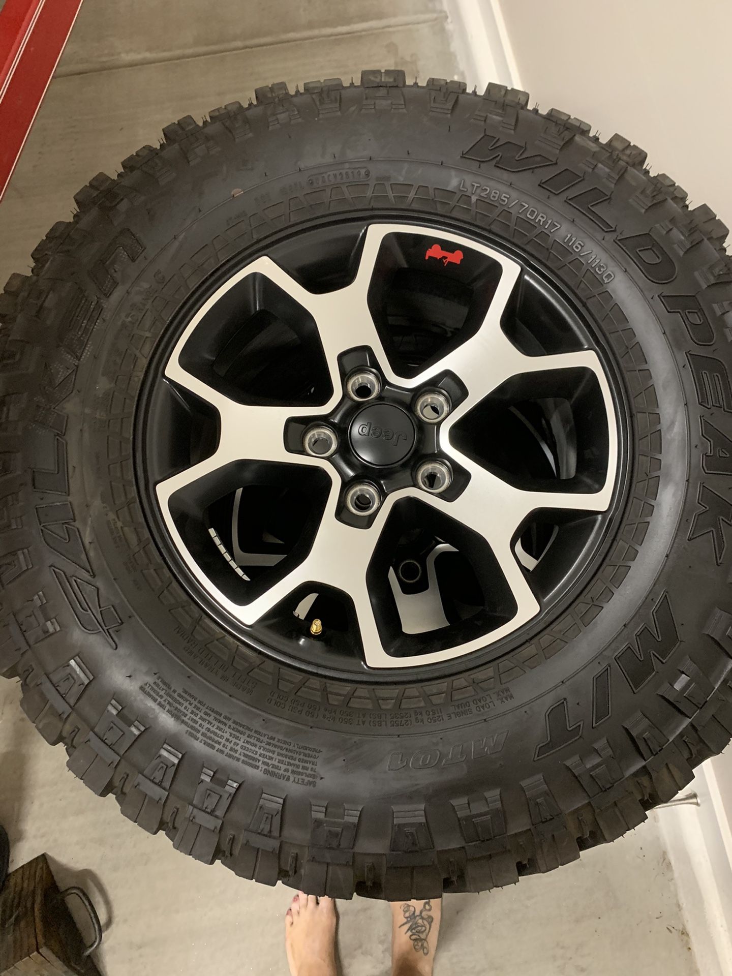 lt285/70r17/116/113q wildpeak m/t 2020 Jeep rubicon OEM wheels