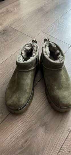 UGG Classic Ultra Mini Platform Boots in Burnt Olive Size 7