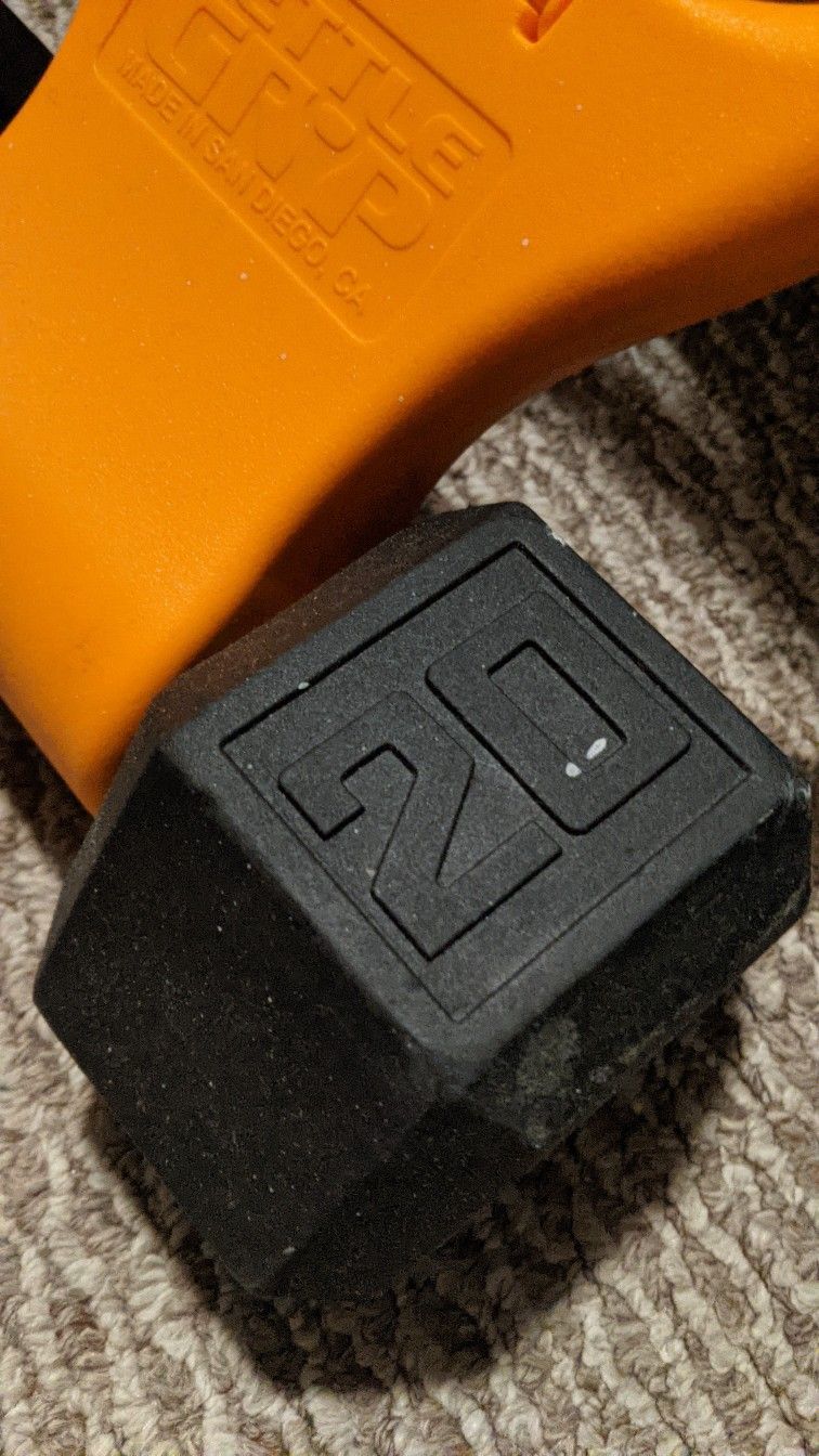 20lb Dumbbell + Kettle Gryp for Sale in Teaneck, NJ OfferUp