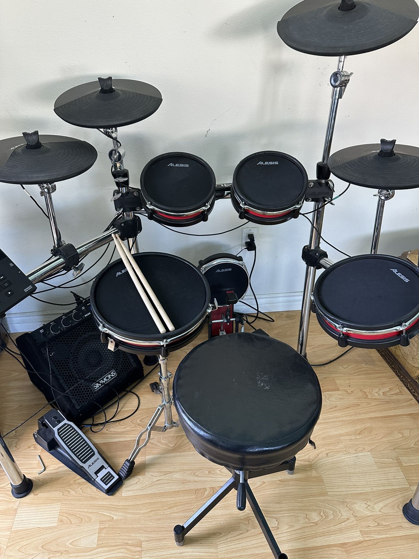 Alesis Crimson II -8 piece electric drum set