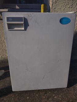 GE mini fridge