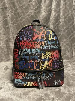 Graffiti handbag with wristlet