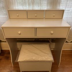 White Vanity Desk With Stool