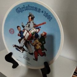 KNOWLES  - CHRISTMAS 1991 PORCELAIN PLATE 8"