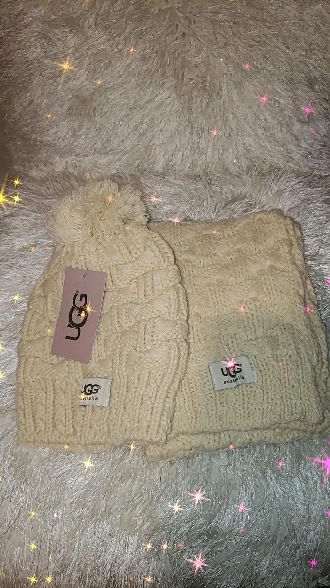 NEW UGG HAT AND SCARF SET (BEIGE)