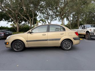 2007 Kia Rio 4-Door Sedan