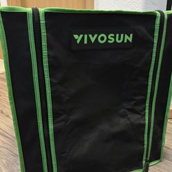 2X2 Vivosun Grow tent & Bulb