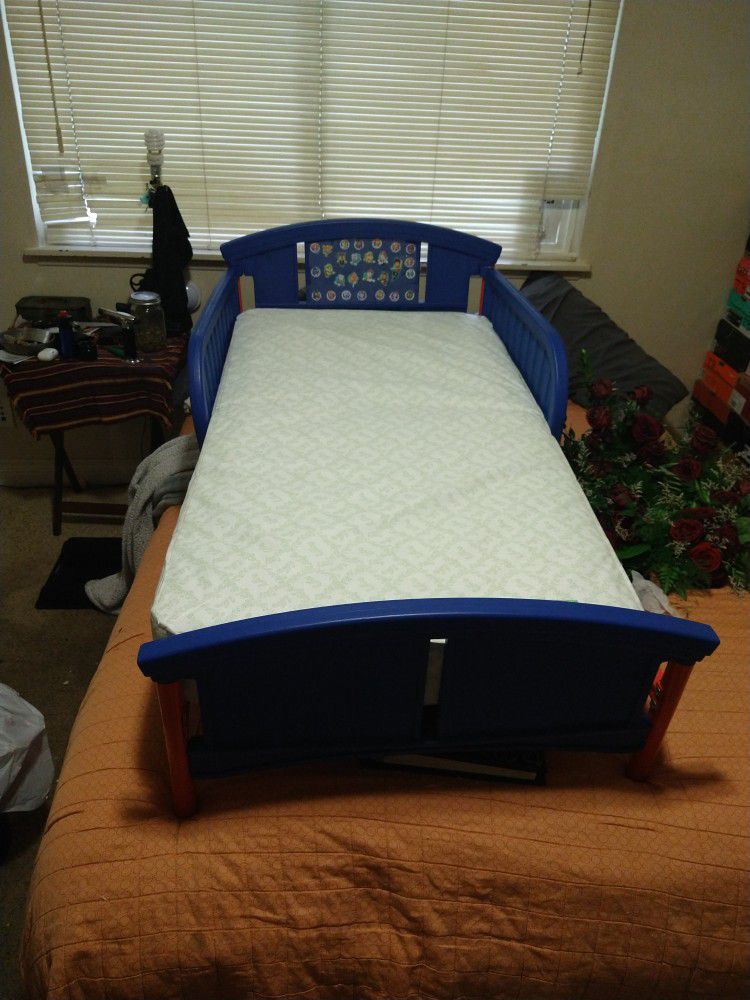 toddler bed still in great condition mattress still firm