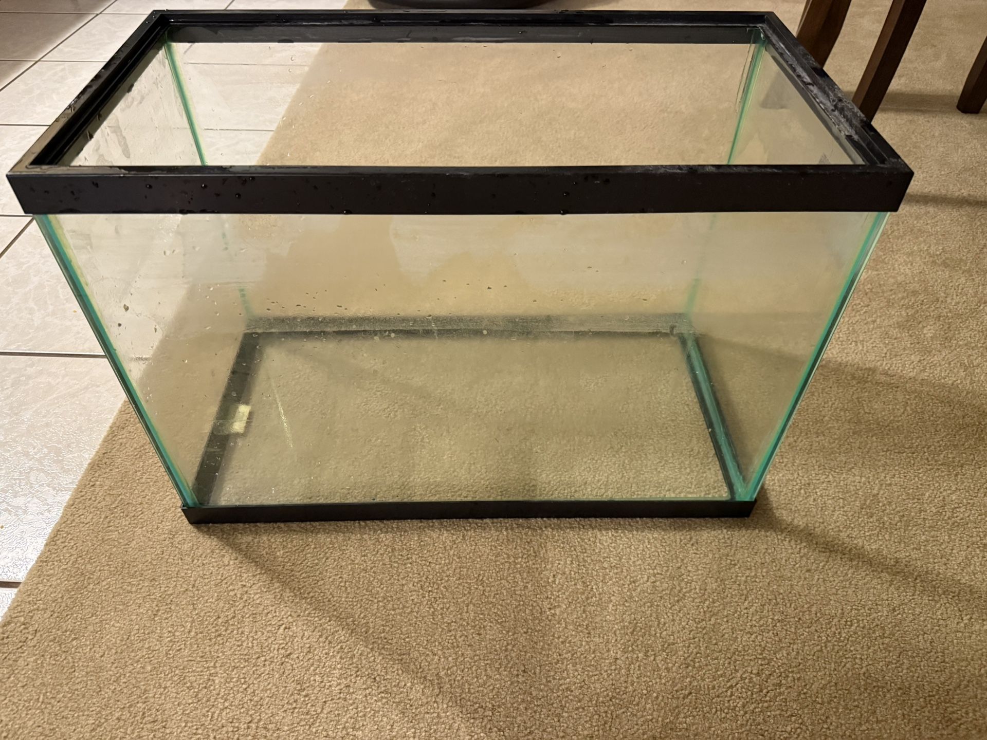 (READ DESCRIPTION)Fish Tank With Equipment 20gal High