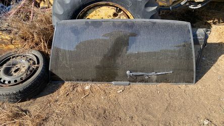 99-Oo Chevy Tahoe parts back hatch and tailgate